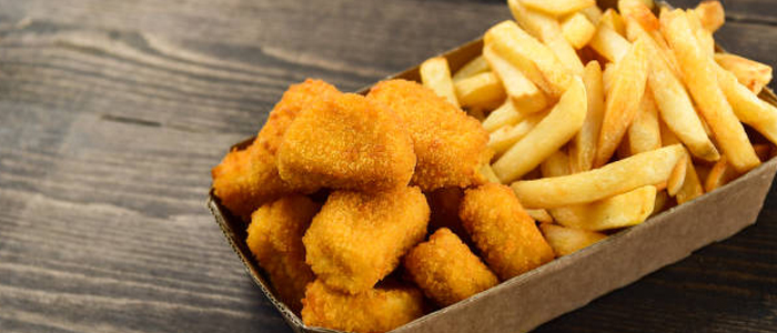 Chicken Nuggets (10 Pcs) & Chips 
